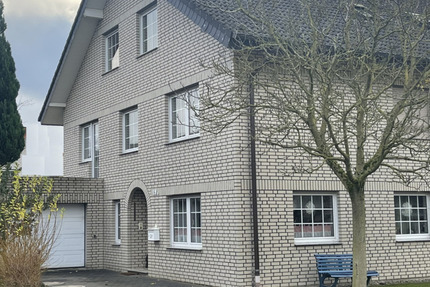 Doppelhaushälfte mit großzügigem Grundstück