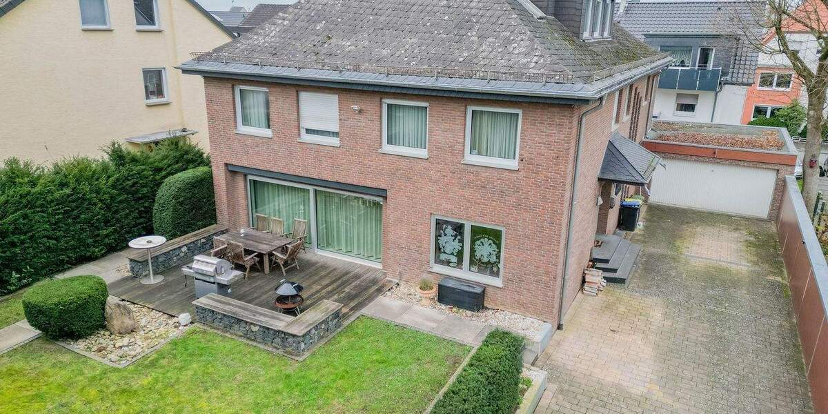 Einfamilienhaus Paderborn Kernstadt - 9 Zimmer, 303 m&sup2;, 950.000&euro; | Angebot:25703026