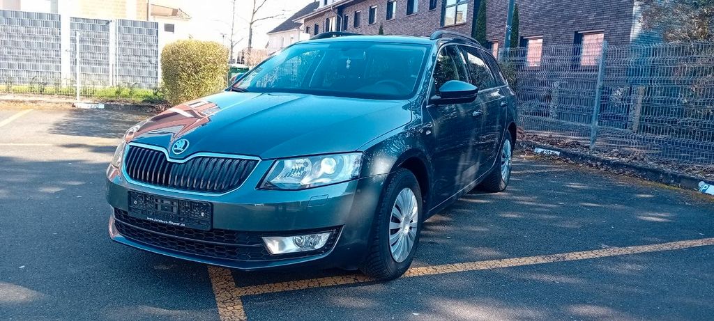 Skoda Octavia 164.000 km 6.890 &euro; Paderborn 33102