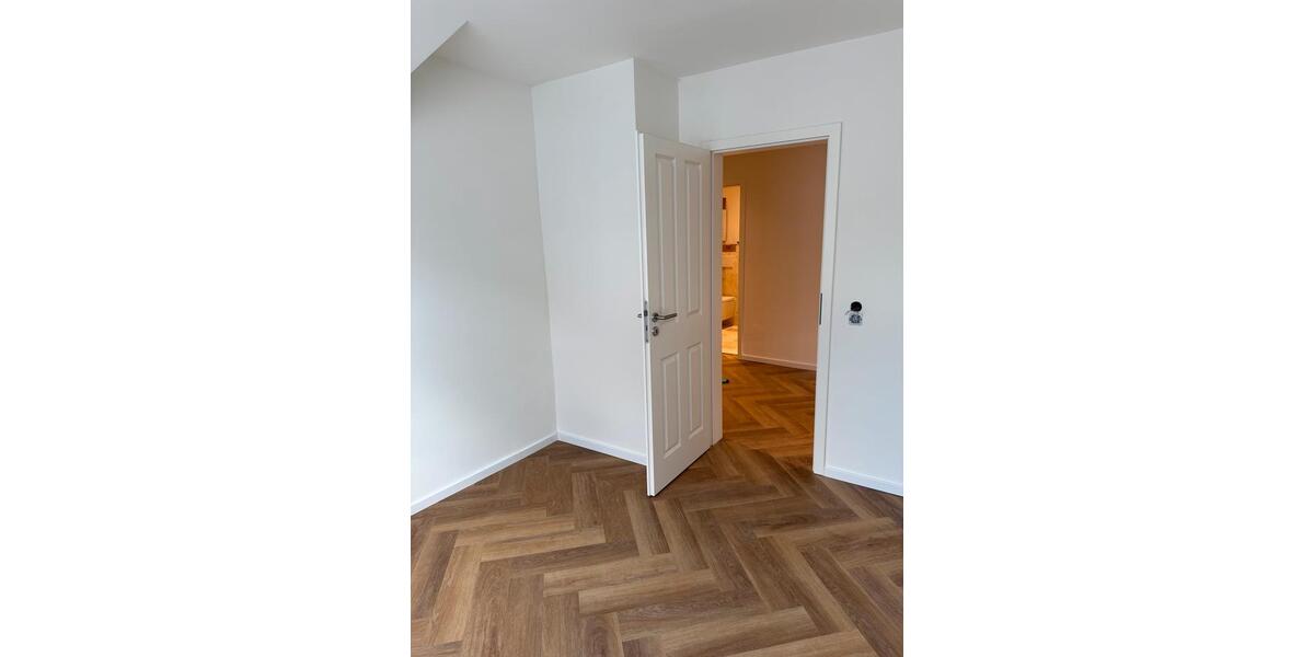 Dachgeschoßwohnung Paderborn - 2.5 Zimmer, 60 m&sup2;, 195.000&euro; | Angebot:27534171
