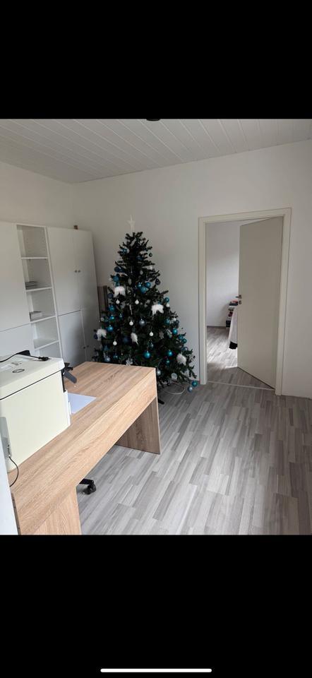 Büro Gewerbe Räumlichkeiten 126qm in Schloss Neuhaus