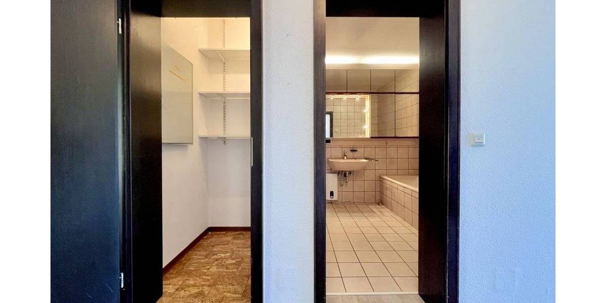 Etagenwohnung Detmold Innenstadt - 3 Zimmer, 75 m&sup2;, 175.000&euro; | Angebot:26909857