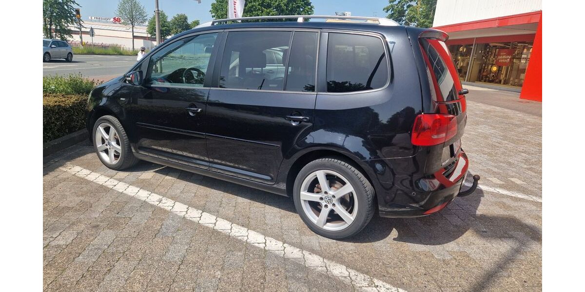 VW Touran 177.000 km 7.750 &euro; Lippstadt 59557