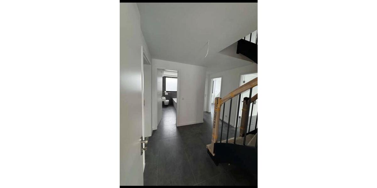 Dachgeschoßwohnung Paderborn Univiertel - 4 Zimmer, 110 m&sup2;, 1.400&euro; | Angebot:26237013