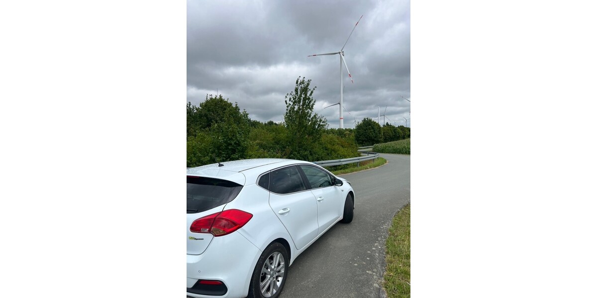 Kia ceed 201.000 km 5.099 € Paderborn 33104