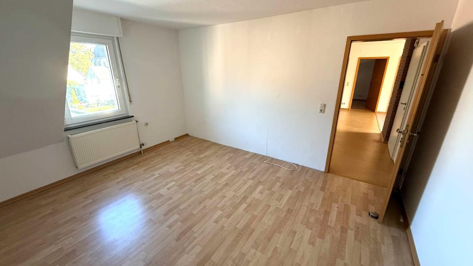 Dachgeschoßwohnung Bad Lippspringe - 3 Zimmer, 76 m&sup2;, 646&euro; | Angebot:26335934
