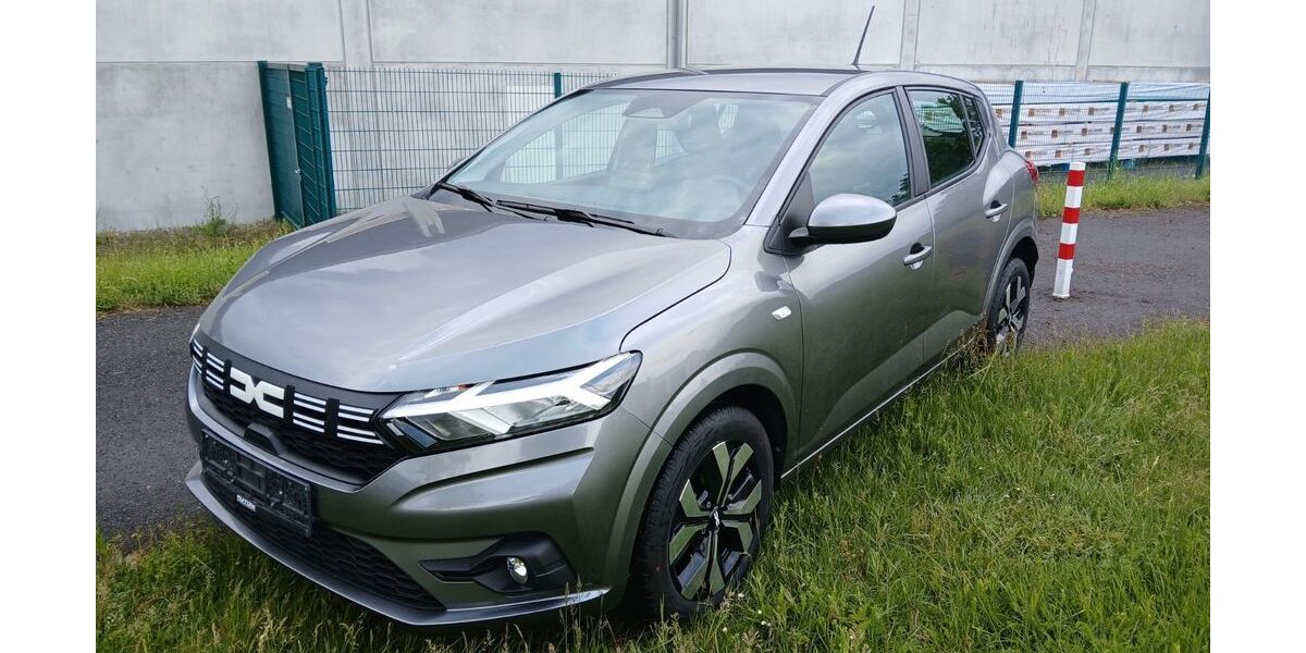 Dacia Sandero 18.800 km 15.990 &euro; Paderborn 33098