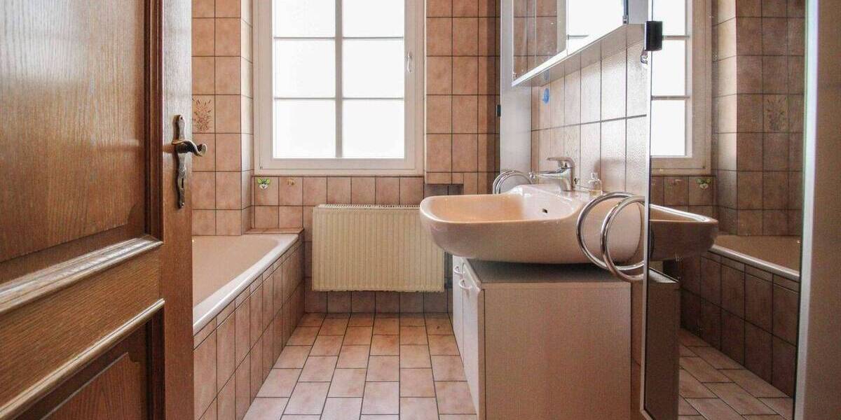 NEUER PREIS! Zentrales Wohn- & Geschäftshaus in Brakel - Garten, Carport, Fassade & Heizung 2022 Neu 1 zimmer