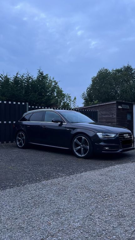 Audi A4 190.000 km 13.500 € Büren 33142