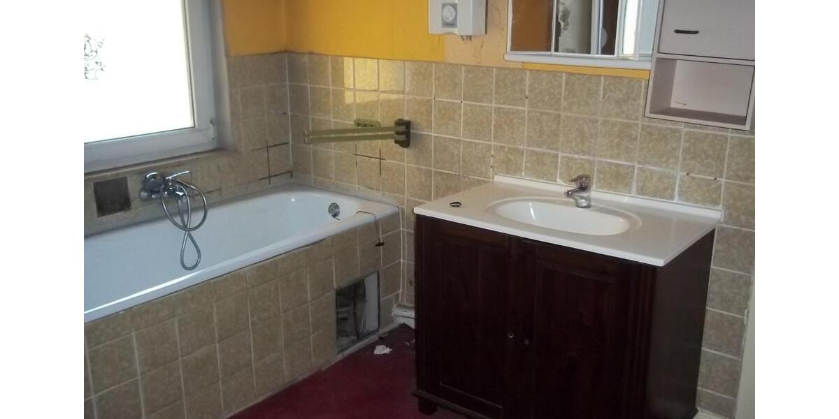 Einfamilienhaus Willebadessen - 11 Zimmer, 200 m&sup2;, 129.000&euro; | Angebot:25809251