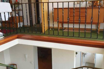 Frühjahrsangebot. Einfamilien-Wohnhaus mit Einliegerwohnung u. Garagengebäude mit Carport in Detmold 1 zimmer