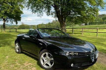 Alfa Romeo Spider 52.000 km 12.900 &euro; Brakel 33034