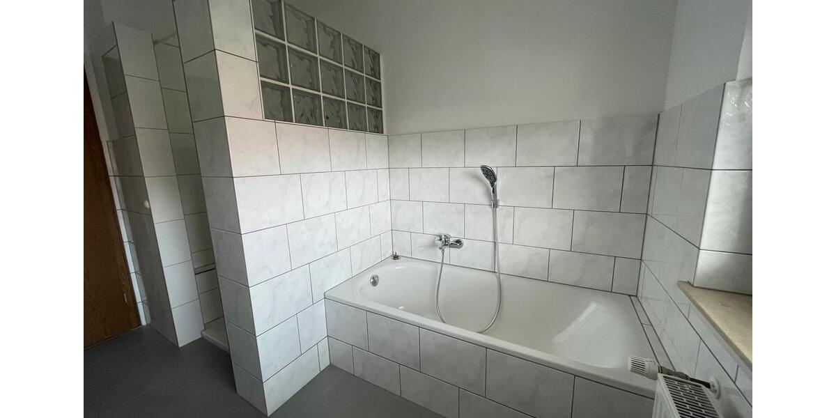 Etagenwohnung Salzkotten - 2 Zimmer, 90 m&sup2;, 650&euro; | Angebot:25403020