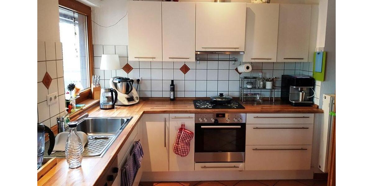 Große Eigentumswohnung mit Wintergarten und Balkon 4 zimmer