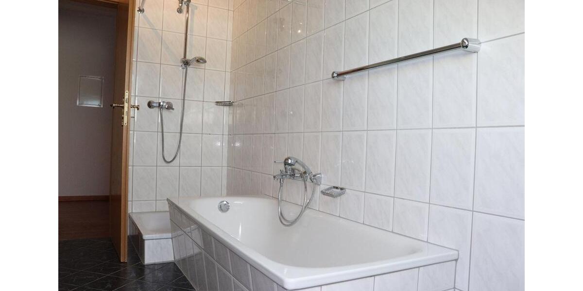 Dachgeschoßwohnung Paderborn Elsen - 3 Zimmer, 90 m&sup2;, 800&euro; | Angebot:26166388