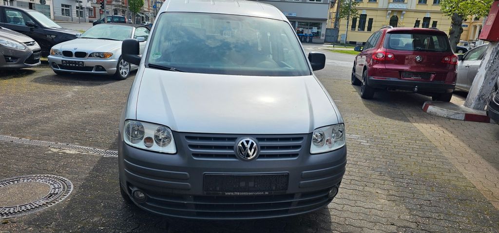 VW Caddy 238.000 km 5.250 &euro; Detmold 32756