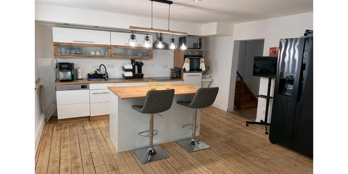 Großzügige 200 m² Wohnung mit sonniger Terrasse 6 zimmer