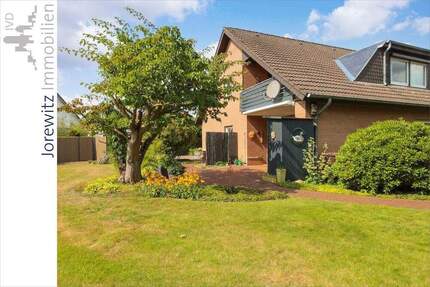 Zentrumsnah in Brackwede: Zweifamilienhaus mit Doppelgarage und großem Gartengrundstück 6 zimmer