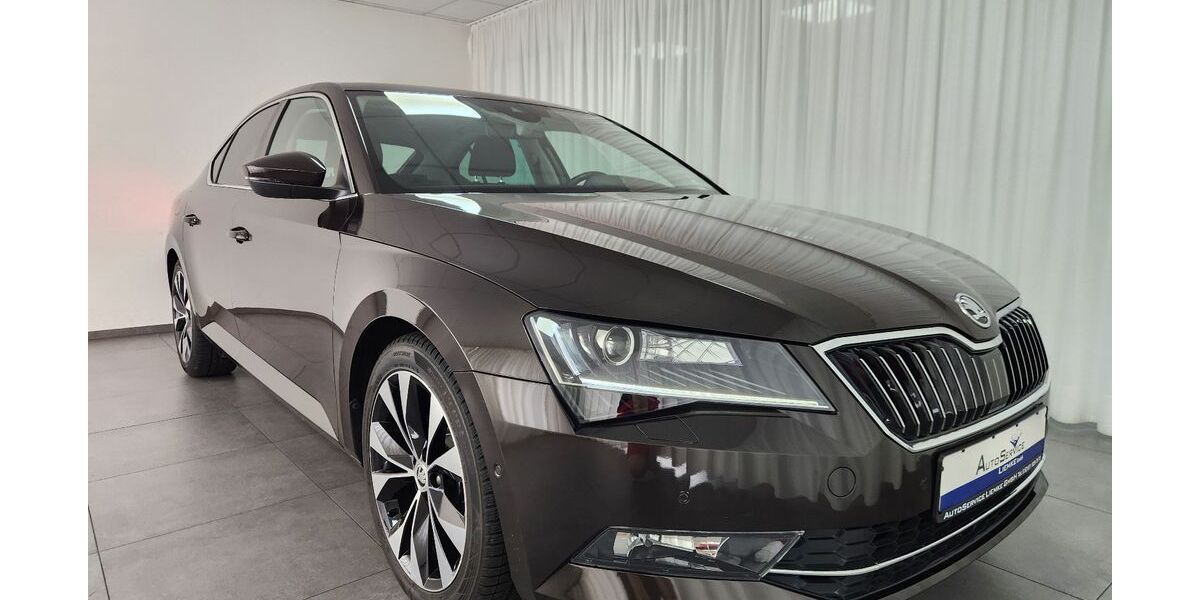 Skoda Superb 35.896 km 22.490 &euro; Schloß Holte-Stukenbrock 33758
