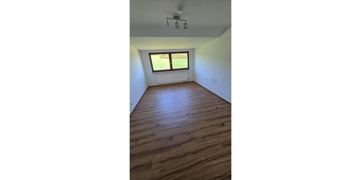 Etagenwohnung Horn-Bad Meinberg Bad Meinberg - 3 Zimmer, 110 m&sup2;, 950&euro; | Angebot:26470272