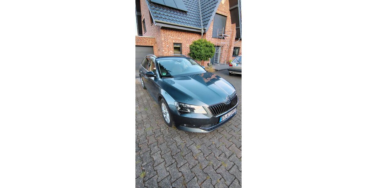 Skoda Superb 136.000 km 17.990 &euro; Verl 33415