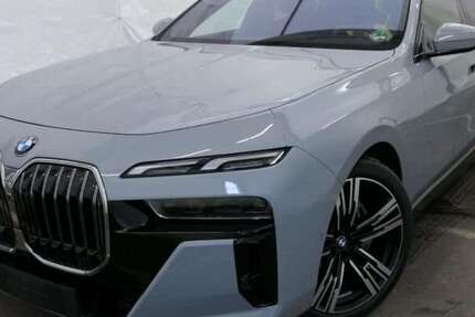 BMW 740 14.100 km 93.640 &euro; Paderborn 33100