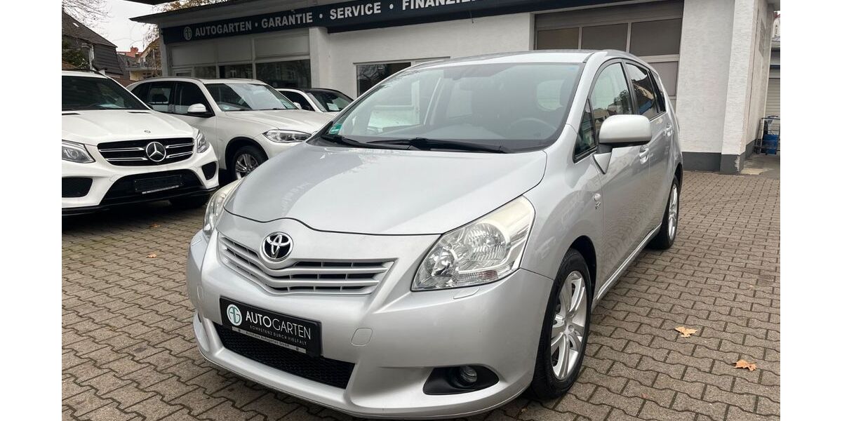 Toyota Verso 149.000 km 9.550 € Paderborn 33098
