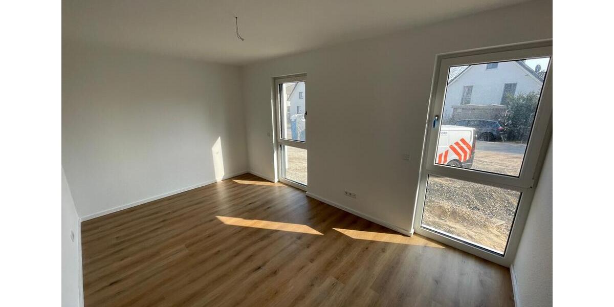 Erdgeschoßwohnung Detmold Hiddesen - 3 Zimmer, 90 m&sup2;, 1.300&euro; | Angebot:26660209