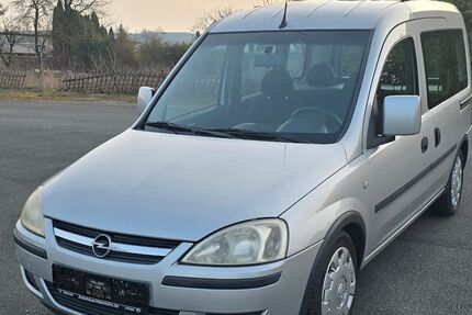 Opel Combo 141.000 km 3.500 &euro; Horn-Bad Meinberg 32805