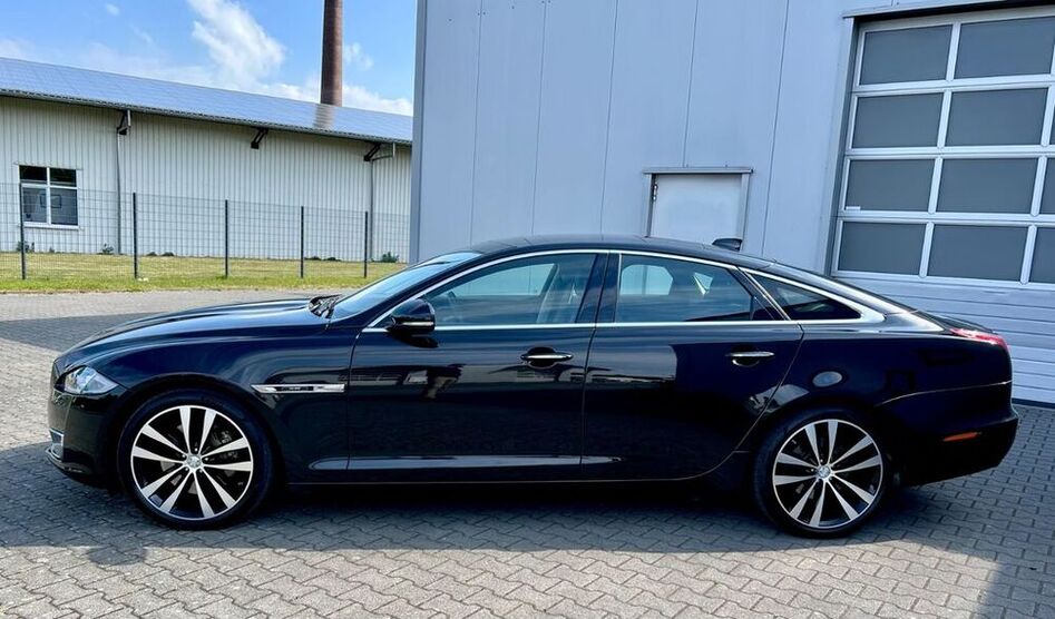 XJ