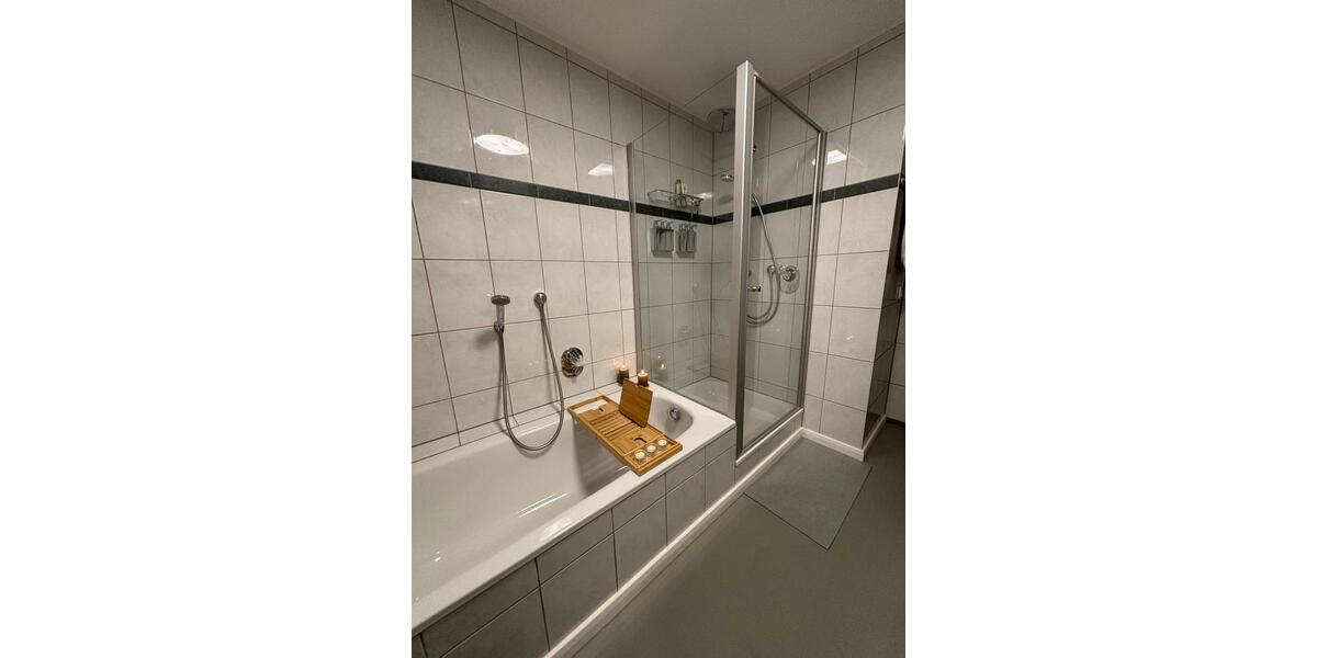 Room in freshly renovated flat w. big balcony & hig end equipment 3 zimmer