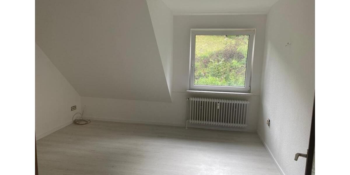Dachgeschoßwohnung Detmold Hiddesen - 2 Zimmer, 40 m&sup2;, 390&euro; | Angebot:24653739