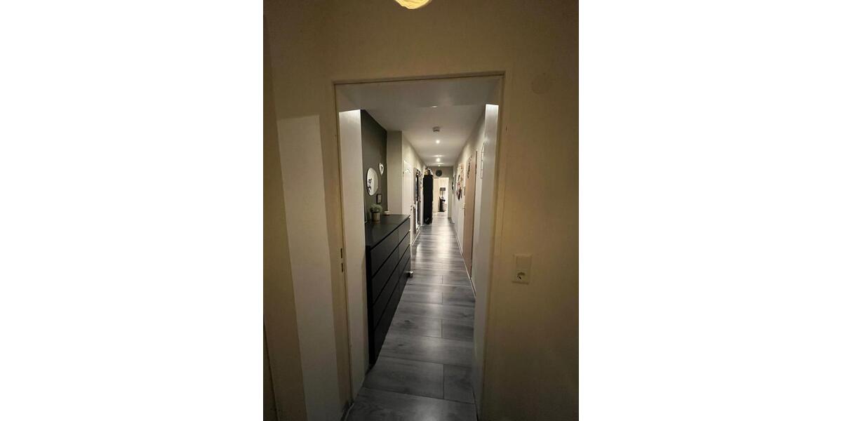 Dachgeschoßwohnung Schlangen - 4 Zimmer, 120 m&sup2;, 850&euro; | Angebot:26405964