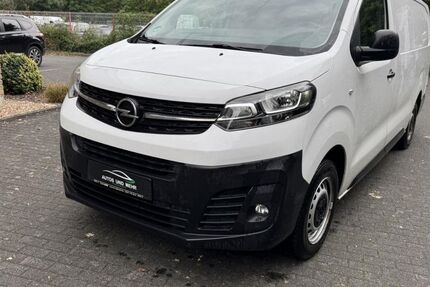Opel Vivaro 156.000 km 11.499 € Paderborn 33100