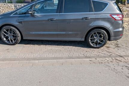 Ford S-Max 127.000 km 18.900 &euro; Geseke 59590