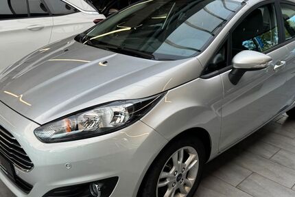 Ford Fiesta 53.000 km 9.550 &euro; Detmold 32758