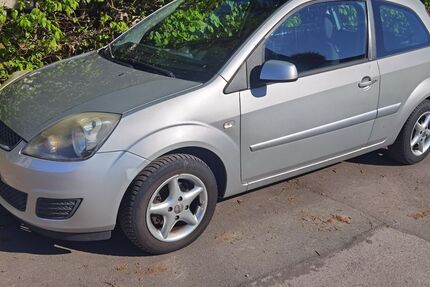 Ford Fiesta 177.000 km 1.600 &euro; Detmold 32758