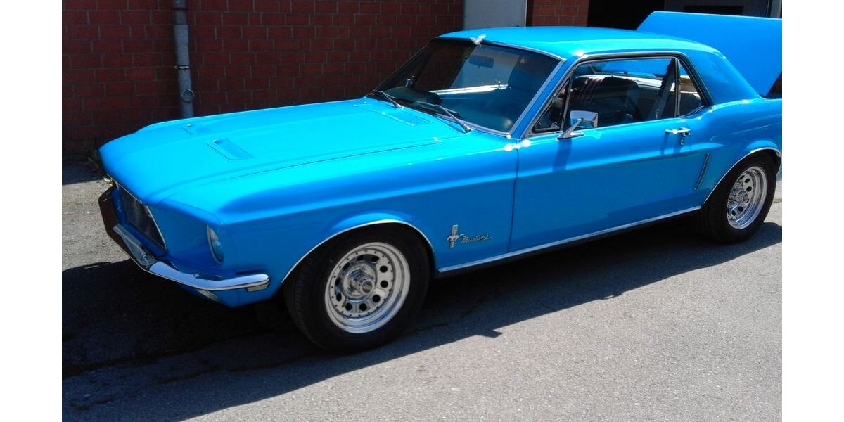 Ford Mustang 83.611 km 40.000 &euro; Paderborn 33100