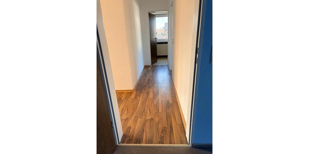 Dachgeschoßwohnung Detmold - 2 Zimmer, 75 m&sup2;, 830&euro; | Angebot:25234050