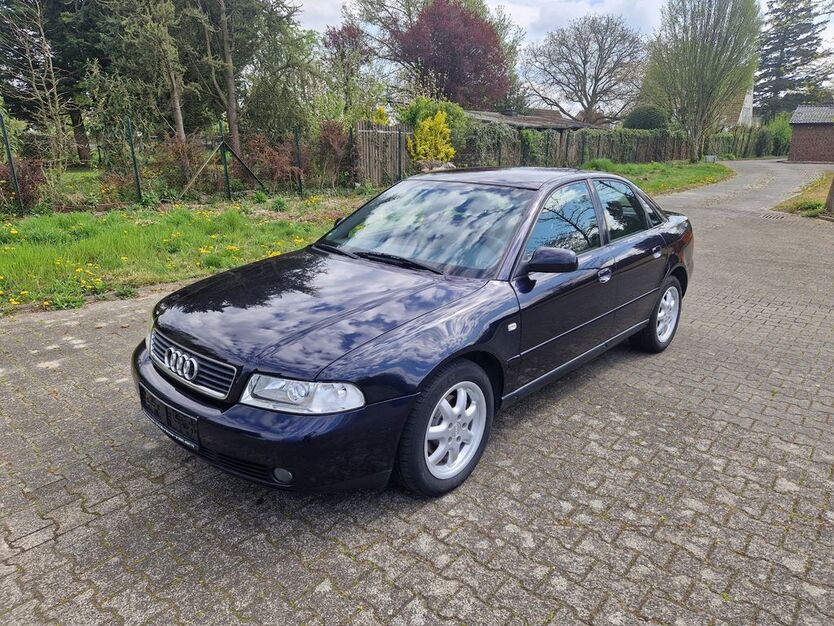 Audi A4 325.000 km 2.500 € Salzkotten 33154