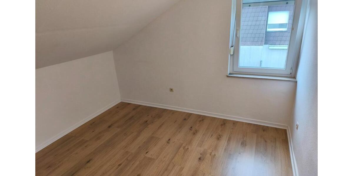 Dachgeschoßwohnung Bad Lippspringe - 2 Zimmer, 45 m&sup2;, 450&euro; | Angebot:26656144