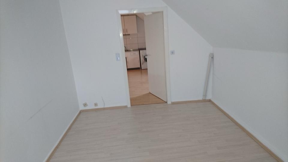 Etagenwohnung Paderborn Neuenbeken - 1 Zimmer, 31 m&sup2;, 220&euro; | Angebot:26705725