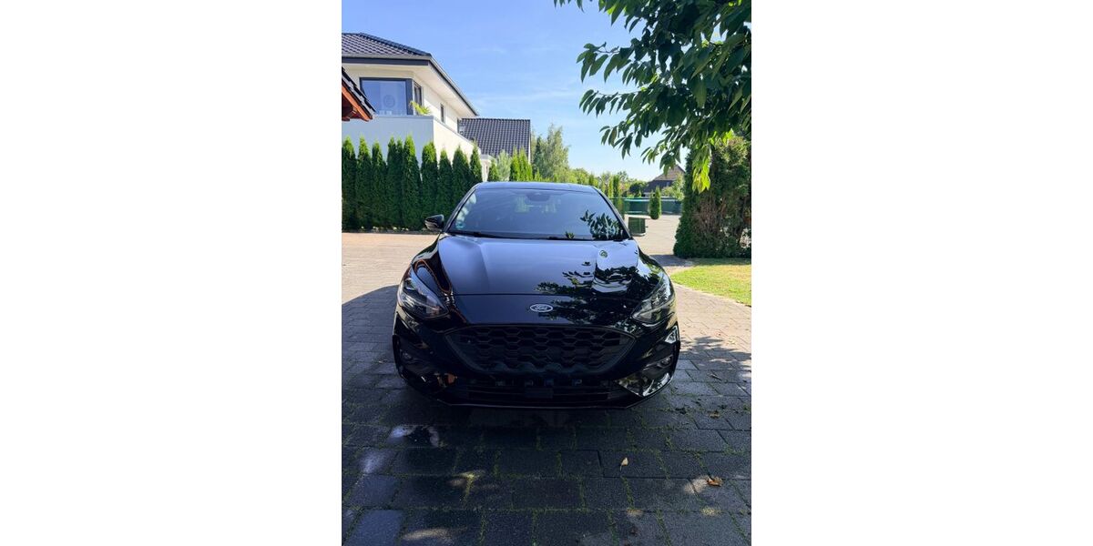 Ford Focus 95.000 km 11.900 &euro; Schlangen 33189