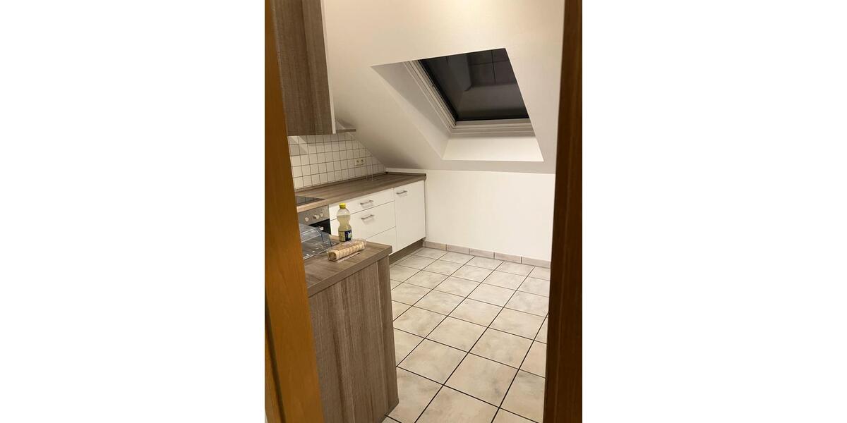 Dachgeschoßwohnung Delbrück - 3 Zimmer, 100 m&sup2;, 770&euro; | Angebot:25404249