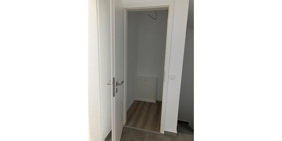 Reihenhaus Schloß Holte-Stukenbrock Stukenbrock - 5.5 Zimmer, 166 m&sup2;, 1.920&euro; | Angebot:26604364