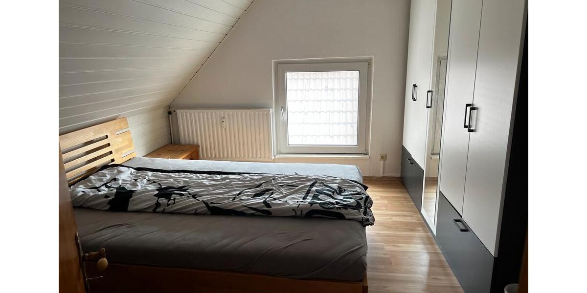 Dachgeschoßwohnung Paderborn - 4 Zimmer, 90 m&sup2;, 670&euro; | Angebot:27597436