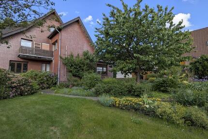 Zweifamilienhaus mit großem Garten (provisionsfrei) zimmer