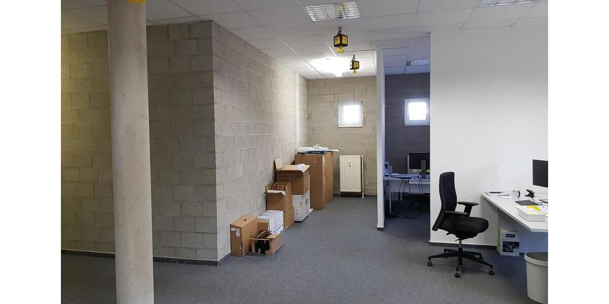 GILDE-Forum Detmold: 122 m² Büro, perfekt aufgeteilt u. mit eigener Zufahrt zimmer