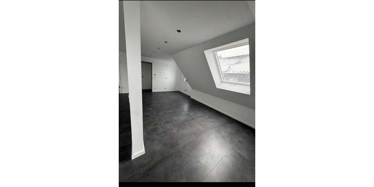 Dachgeschoßwohnung Paderborn Univiertel - 4 Zimmer, 110 m&sup2;, 1.400&euro; | Angebot:26237013