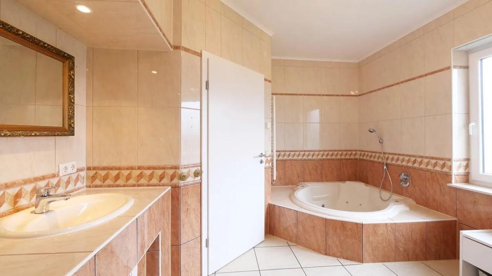 Bungalow Bad Lippspringe - 8 Zimmer, 260 m&sup2;, 590.000&euro; | Angebot:27160565
